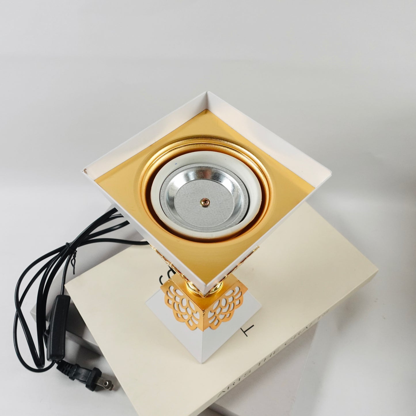 Gold Leaf with White Mosaic |  Incense burner | 110V